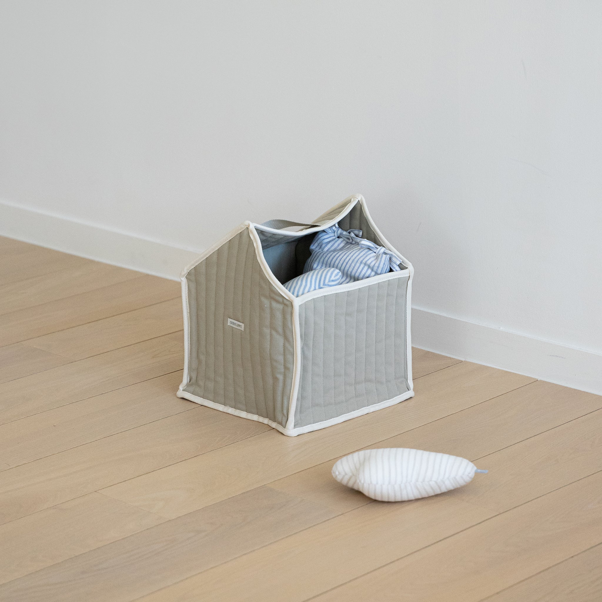 Toy House L